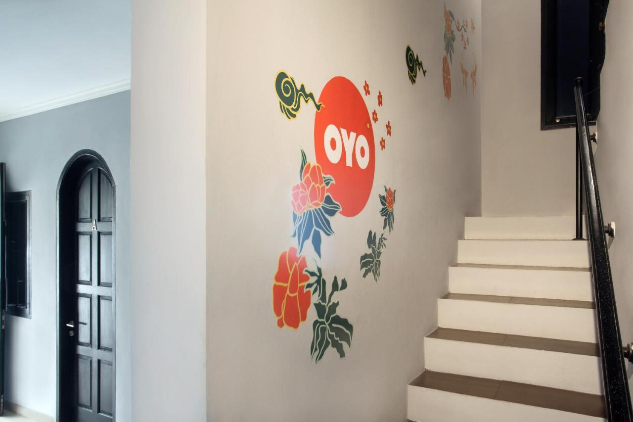 Oyo 105 La Maison D Ilona Jacarta Exterior foto